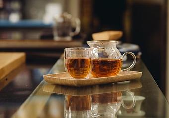 Product: Organic rooibos and honeybush from South Africa combine to create a sweet caffeine-free alternative to black tea. This African red tea is named as a tribute to the national bird of South Africa. - Harold's Coffee Lounge in Northwood - West Palm Beach, FL Coffee, Espresso & Tea House Restaurants