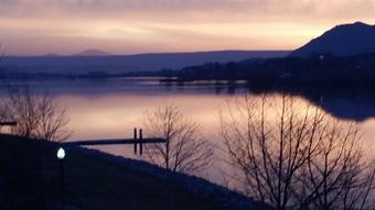 Product - Howard's Lakeshore Inn in Pateros, WA Bed & Breakfast