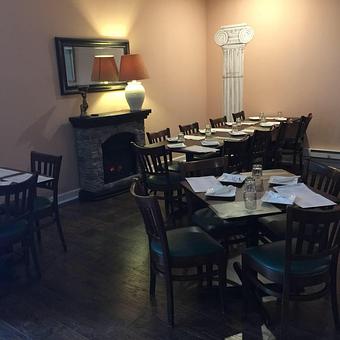 Product: Our dining room. Perfect for family gatherings! - Lorenzo Pizza Kitchen in Lehighton, PA Hamburger Restaurants