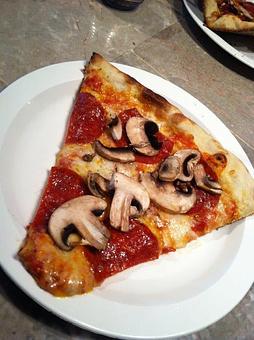 Product: slices served daily - Lucy's New York Style Pizzeria in Idaho Falls, ID Italian Restaurants