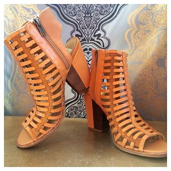 Product - Mainstream Boutique in Apple Valley, MN Boutique Items Wholesale & Retail