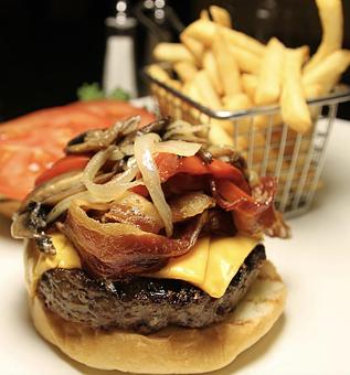 Product: Marco Polo Burger - Marco Polo's - For Information and Reservations in Great Neck, NY Bars & Grills