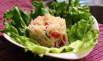 Product: Green papaya salad - Noodies Thai Kitchen in New York, NY Thai Restaurants