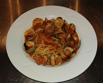 Product: Vermicelli with your choice of the baby clams or mussels
served in a white wine sauce or red sauce - Pazzo Pomodoro in Vienna, VA Italian Restaurants