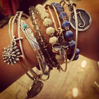 Product - Poppy by PurseSnickety in Wooster, OH Shopping & Shopping Services