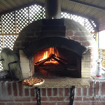 Product - R & B Brick Oven Pizza in Saucier, MS Italian Restaurants