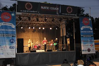 Product - Rustic Couch in Duluth, GA American Restaurants