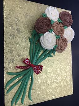Product: Long Stem Roses! Great idea for Valentines Day! - Saweet Cupcakes in San Antonio, TX Dessert Restaurants