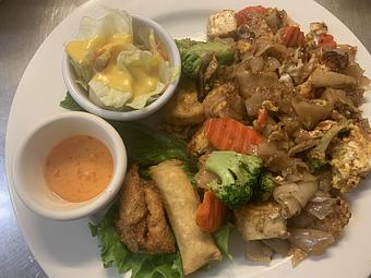 Product: Wide noodles with your choice of protein, prepared with egg, broccoli, and carrots - Siam Queen Thai Bistro in Carlsbad, CA Thai Restaurants