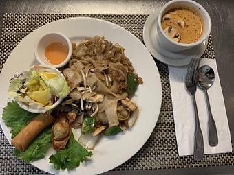 Product: Wide rice noodles with your choice of protein, prepared with chili, bell peppers, garlic, onion, bean sprouts, and carrots - Siam Queen Thai Bistro in Carlsbad, CA Thai Restaurants