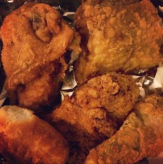 Product: Finger Lick'n Bucket  of Chicken - Stanley's Kitchen & Tap in Chicago, IL Southern Style Restaurants