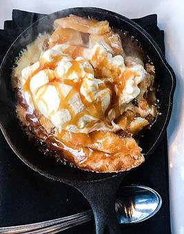 Product: Caramel Apple Pie (With vanilla ice cream) - Station 16 in Sacramento, CA Bars & Grills