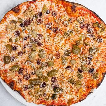 Product: giardiniera and olive pizza - manzanilla and kalamata olives, tomato sauce, mozzarella - Summer House Santa Monica in Lincoln Park - Chicago, IL American Restaurants