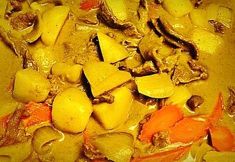 Product: Yellow Curry with Beef - Supannee House of Thai in San Diego, CA Seafood Restaurants