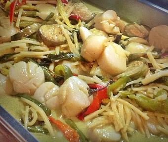 Product: Green Curry with Scallops - Supannee House of Thai in San Diego, CA Seafood Restaurants