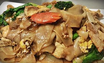 Product: Pad See-Ew with Chicken - Supannee House of Thai in San Diego, CA Seafood Restaurants