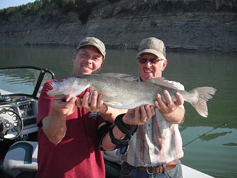 Product - Thunderstik Lodge in Chamberlain, SD Cabins Cottages & Chalet Rental
