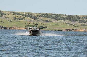 Product - Thunderstik Lodge in Chamberlain, SD Cabins Cottages & Chalet Rental