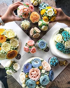 Product: Realistic Flower Cupcakes and Cake - Pre-order required. - Y Tea Cafe in Garden Grove, CA Sandwich Shop Restaurants