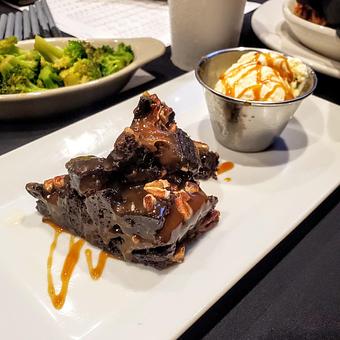 Product: Turtle Brownie A La Mode - Bella Milano in O Fallon, IL Italian Restaurants