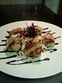 Product - Blinkers Tavern in Roebling Point, Covington, Kentucky - Covington, KY Restaurants/Food & Dining
