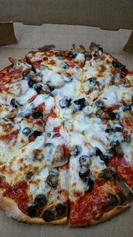 Product - Commodore's Pizza in Hammond, LA Pizza Restaurant