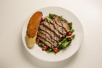 Product: GREEN SHARLENE Salad with Certified Angus Beef Tri Tip - Dancing Tomato in Yuba City, CA Italian Restaurants