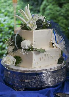 Product: Call us for your wedding cake! - Elyse's Catering, in Tumwater, WA Dessert Restaurants