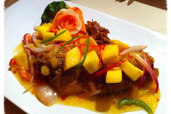 Product: Golden Mango Duck.jpg - Erawan Thai Cuisine in Philadelphia, PA Thai Restaurants