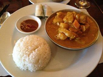 Product: Massaman's beef lunch plate - Indochine in Mid-Town - Palo Alto, CA Thai Restaurants