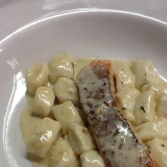 Product: Salmone al pepe verde con gnocchi di ricotta - L'orcio in New Haven, CT Italian Restaurants