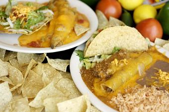 Product: Leal's Deluxe Dinner - Leal's Mexican Restaurant in Plainview, TX Mexican Restaurants