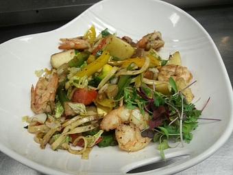 Product: Fresh egg linguine with sauteed gulf shrimp, baby fennel, farm squash, Napa cabbage, cherry tomatoes, eggplant and bell peppers in aglio sauce - Michael Anthony's at the Inn in Versailles, OH Restaurants/Food & Dining