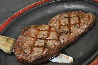 Product: 10 oz sirloin - Moosejaw Pizza in The Waterpark Capital of the World in Wisconsin Dells! - Wisconsin Dells, WI American Restaurants Product: 10 oz sirloin - Moosejaw Pizza in The Waterpark Capital of the World in Wisconsin Dells! - Wisconsin Dells, WI American Restaurants