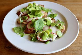 Product: Seasonally inspired menu with daily specials. Pictured: Seasonal Crostini. - Onespeed in Sacramento, CA Pizza Restaurant