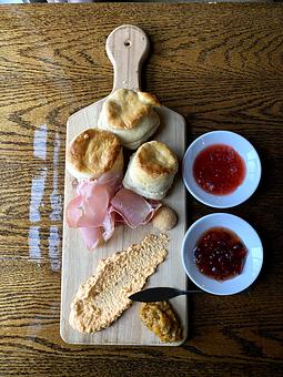 Product - Queequeg's in Downtown Historic District - Nantucket, MA American Restaurants