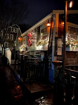 Product - Queequeg's in Downtown Historic District - Nantucket, MA American Restaurants