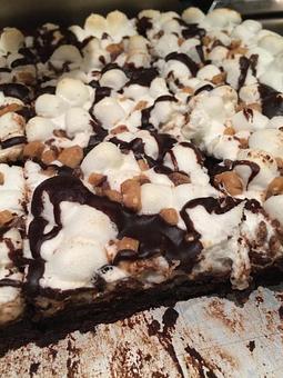 Product: Smore's Brownie - Rachel's Cafe in Syosset, NY American Restaurants