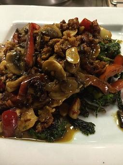 Product: Chicken Scarpariello - Rachel's Cafe in Syosset, NY American Restaurants