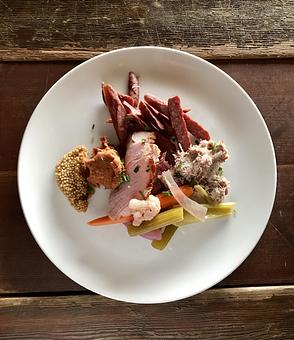 Product - Ram’s Head Bar - Ski Area in Timberline Lodge - Timberline Lodge, OR American Restaurants