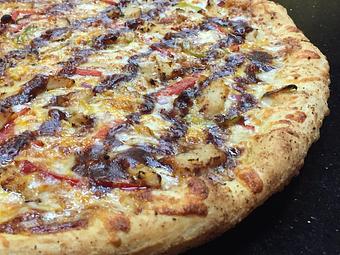 Product: Sweet & Spicy Chicken Pizza - Slice of Old Sacramento in Sacramento, CA Pizza Restaurant
