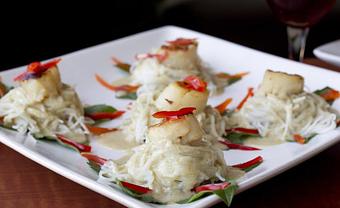 Product: Green Curry with Scallops - Thailicious in Fort Worth, TX Thai Restaurants