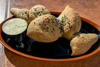 Product: Four-seed Baguette Basket
Pepita, sunflower, poppy & sesame seed - Tonto Bar & Grill in Rancho Manana - Cave Creek, AZ American Restaurants