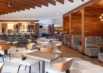 Interior - Newton's Restaurant & Lounge - Marriott At Research Triangle Park in Durham, NC Restaurant & Lounge, Bar, Or Pub
