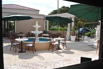 Exterior - Art Caffe in Venice, FL Italian Restaurants