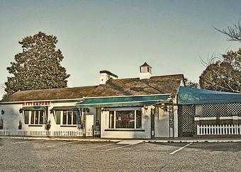 Exterior - College Delly in Williamsburg, VA American Restaurants