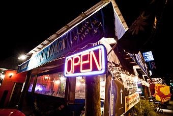 Exterior - Crab Shacks in Folly Beach, SC - Folly Beach, SC Seafood Restaurants