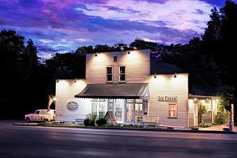 Exterior - Door County Ice Cream Factory & Sandwich Shoppe in Sister Bay, WI Pizza Restaurant