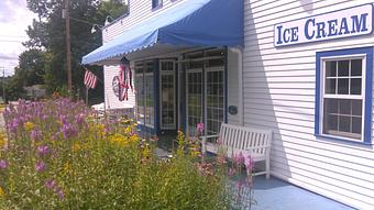 Exterior - Door County Ice Cream Factory & Sandwich Shoppe in Sister Bay, WI Pizza Restaurant