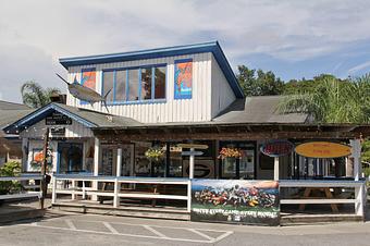 Exterior - Flying Fish Bar and Grill in Savannah, GA Beer Taverns